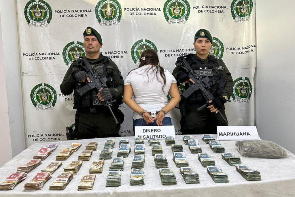 Cae delincuente tras huir y abandonar bolsa con droga y $15 millones