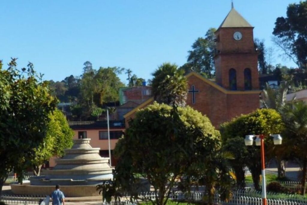 Padre envenena a su hijo con gaseosa para no morir solo.