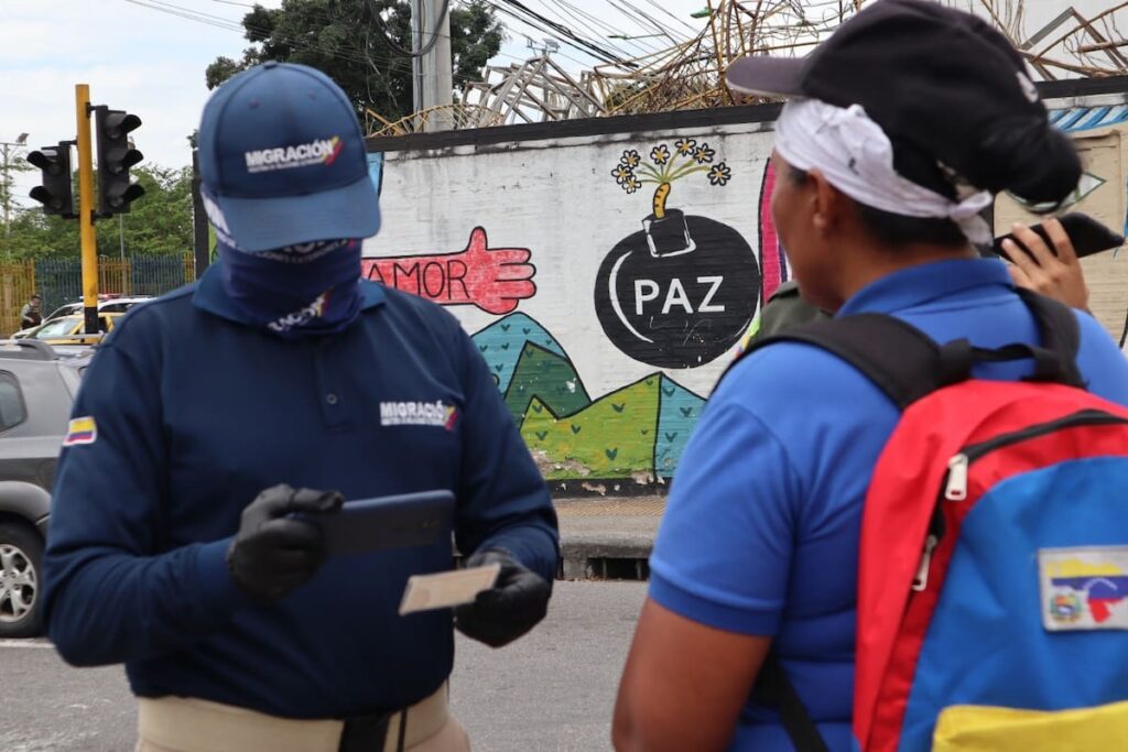 Expulsan a cinco extranjeros de Bucaramanga