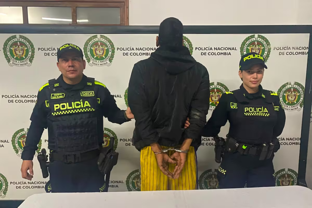 Hijo roba celular y amenazó a su padre con un cuchillo en Girón