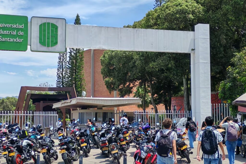 Bloqueo en la UIS amenaza con aplazar ceremonias de grados