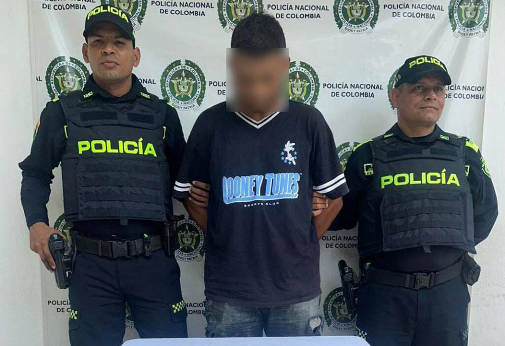 Hombre casi mata a su esposa e hijastra