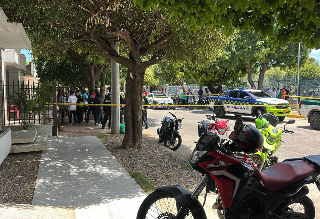 Hombre baleado frente a su casa.