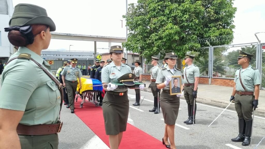 Homenaje a teniente Medina en Santander