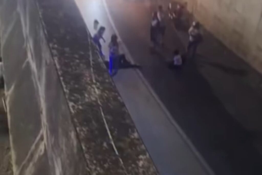Motociclista cae al vacío en el intercambiador del Cacique